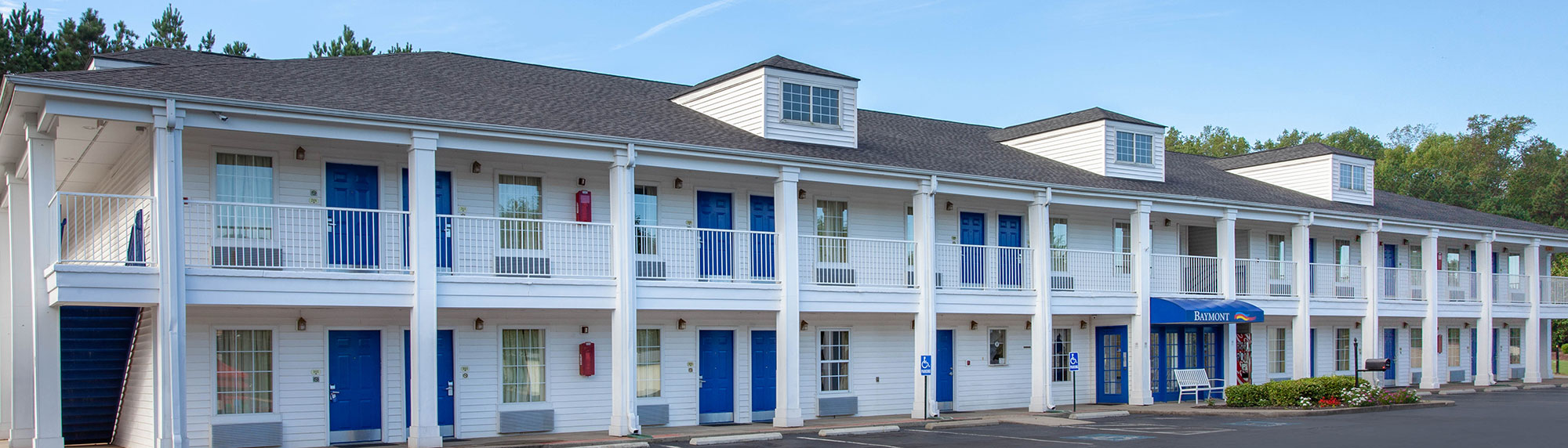 exterior of Baymont by Wyndham Greenwood